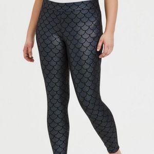 Torrid Sz 5 NWT Full Length Signature Waist Foil Legging